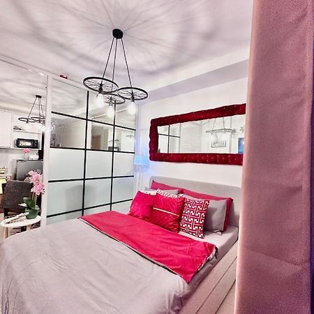 Aesthetic One Bedroom Beside Sm W Pool, Wifi And Netflix Cagayan de Oro Esterno foto