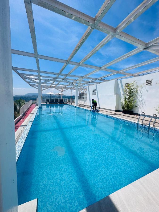 Aesthetic One Bedroom Beside Sm W Pool, Wifi And Netflix Cagayan de Oro Esterno foto