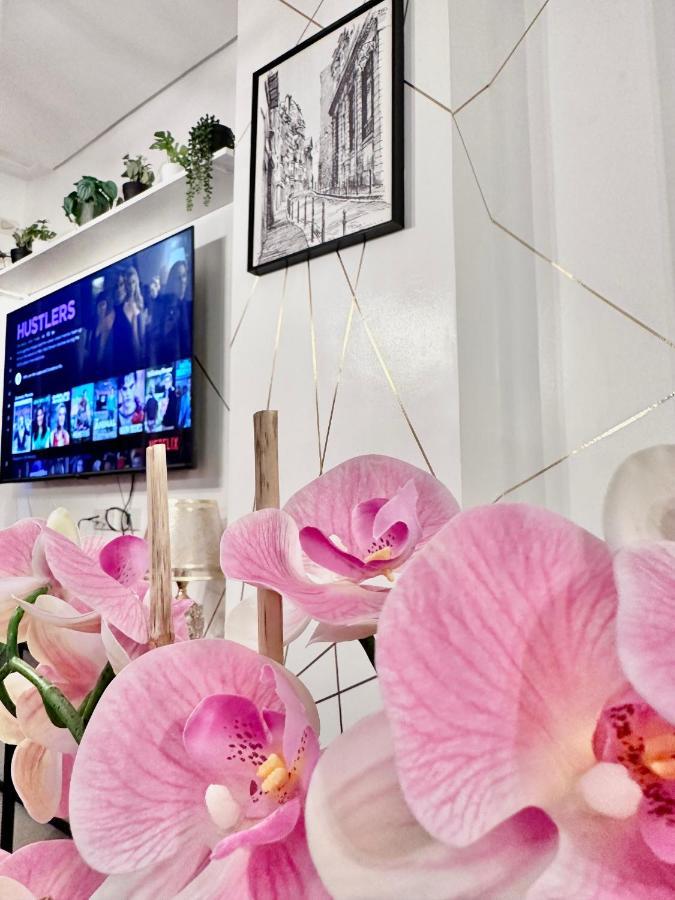 Aesthetic One Bedroom Beside Sm W Pool, Wifi And Netflix Cagayan de Oro Esterno foto