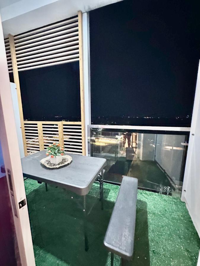 Aesthetic One Bedroom Beside Sm W Pool, Wifi And Netflix Cagayan de Oro Esterno foto