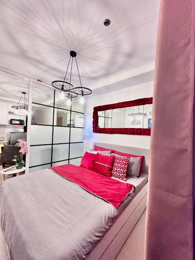 Aesthetic One Bedroom Beside Sm W Pool, Wifi And Netflix Cagayan de Oro Esterno foto