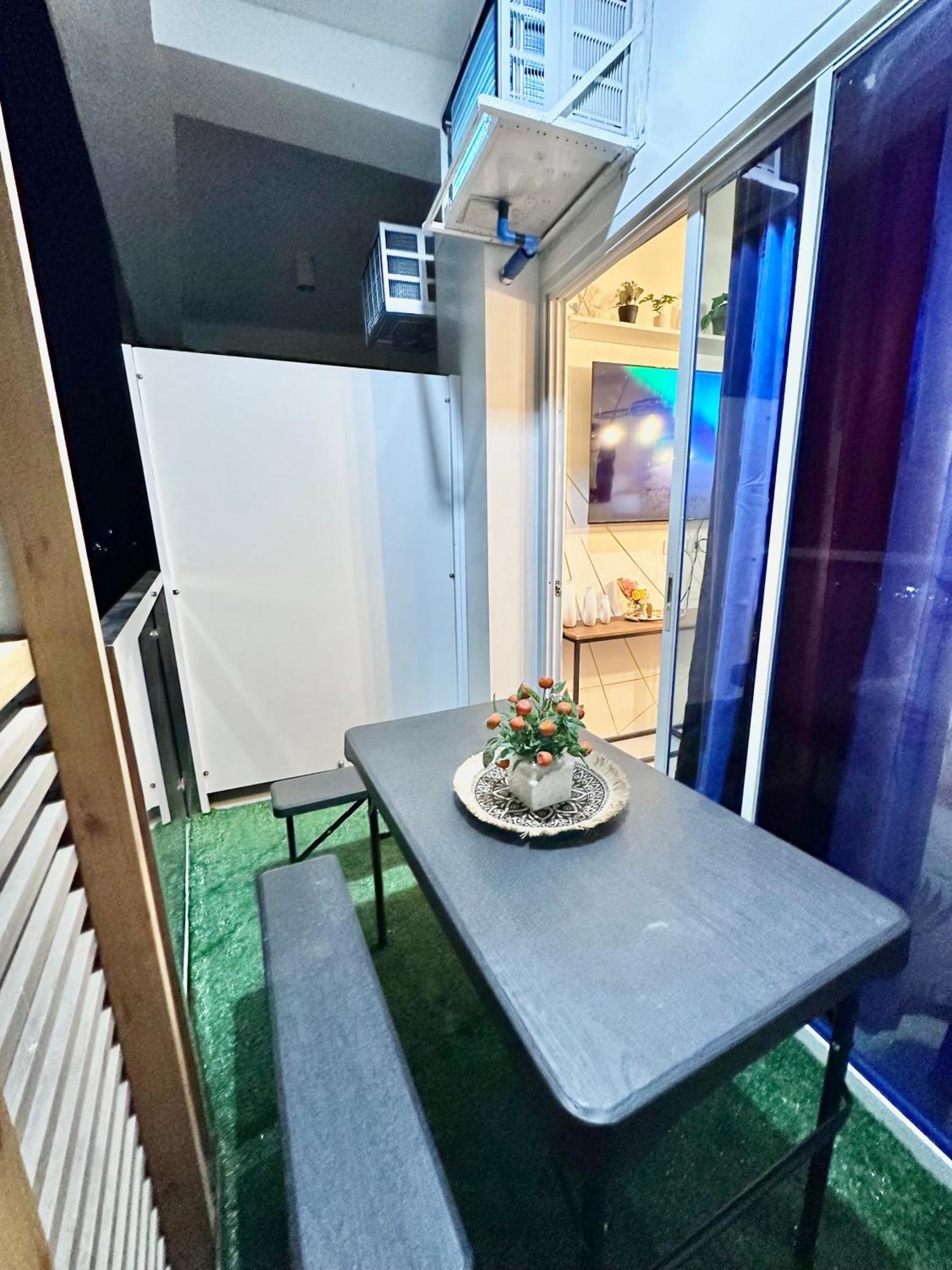 Aesthetic One Bedroom Beside Sm W Pool, Wifi And Netflix Cagayan de Oro Esterno foto