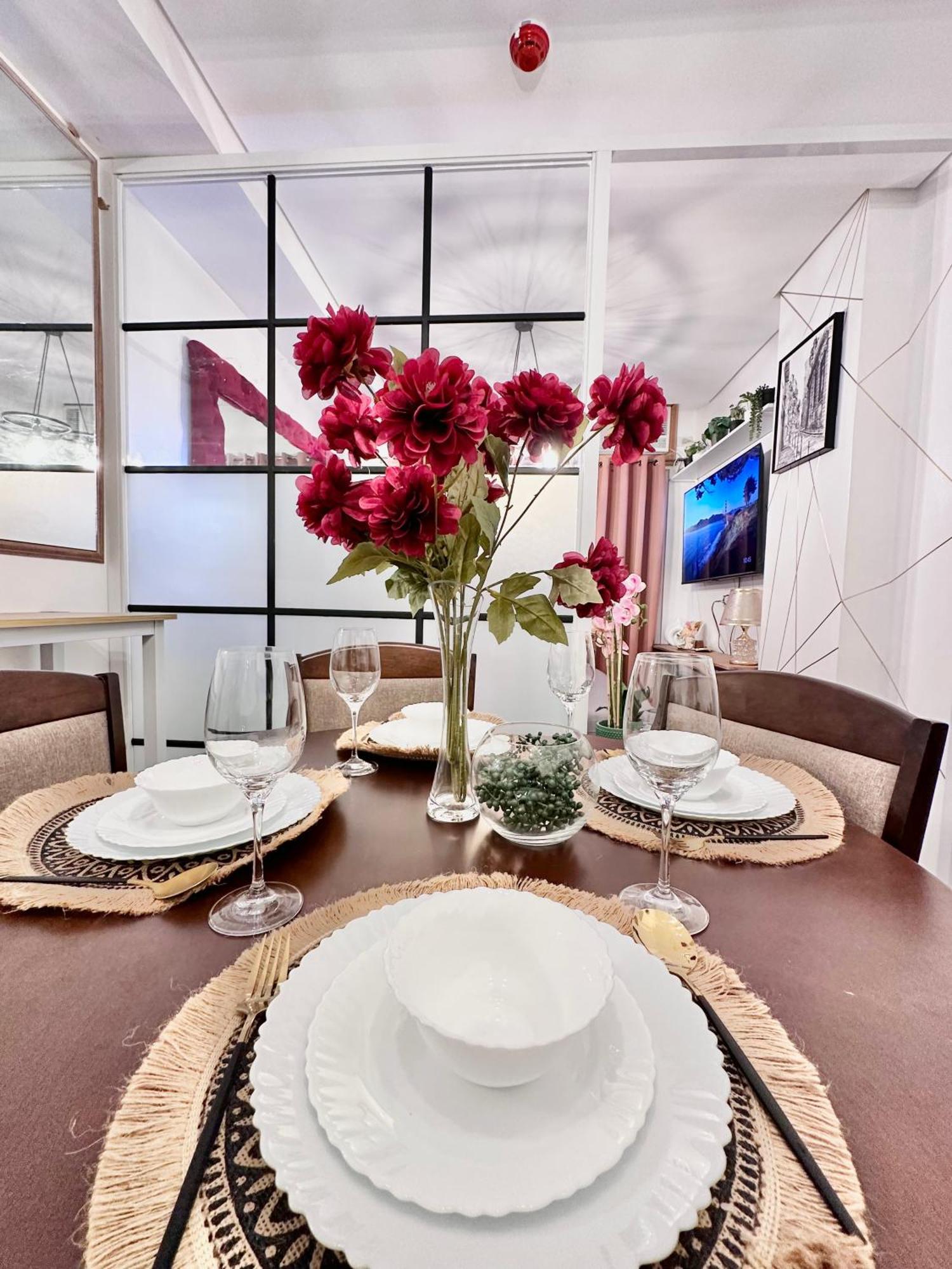 Aesthetic One Bedroom Beside Sm W Pool, Wifi And Netflix Cagayan de Oro Esterno foto