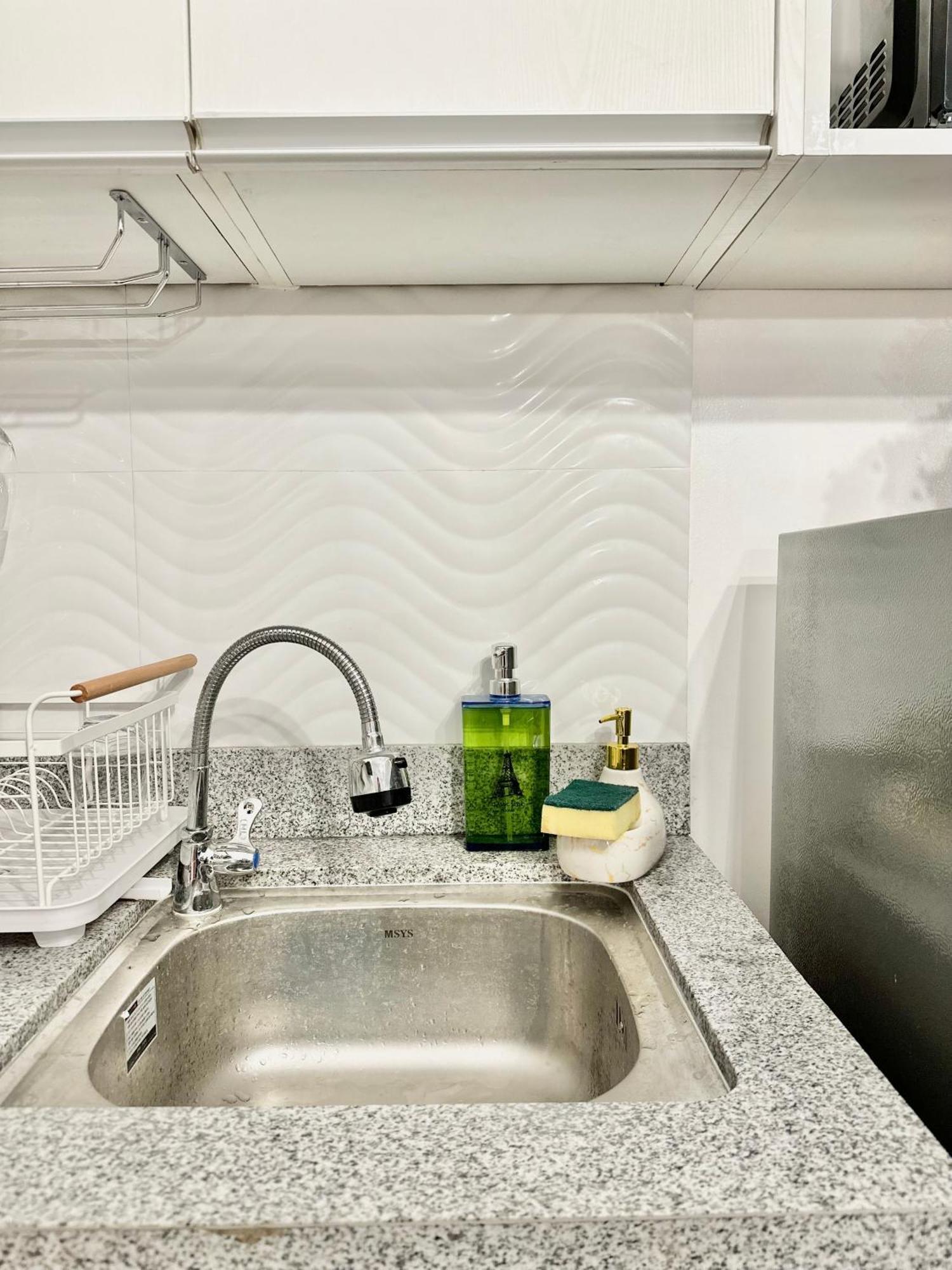 Aesthetic One Bedroom Beside Sm W Pool, Wifi And Netflix Cagayan de Oro Esterno foto