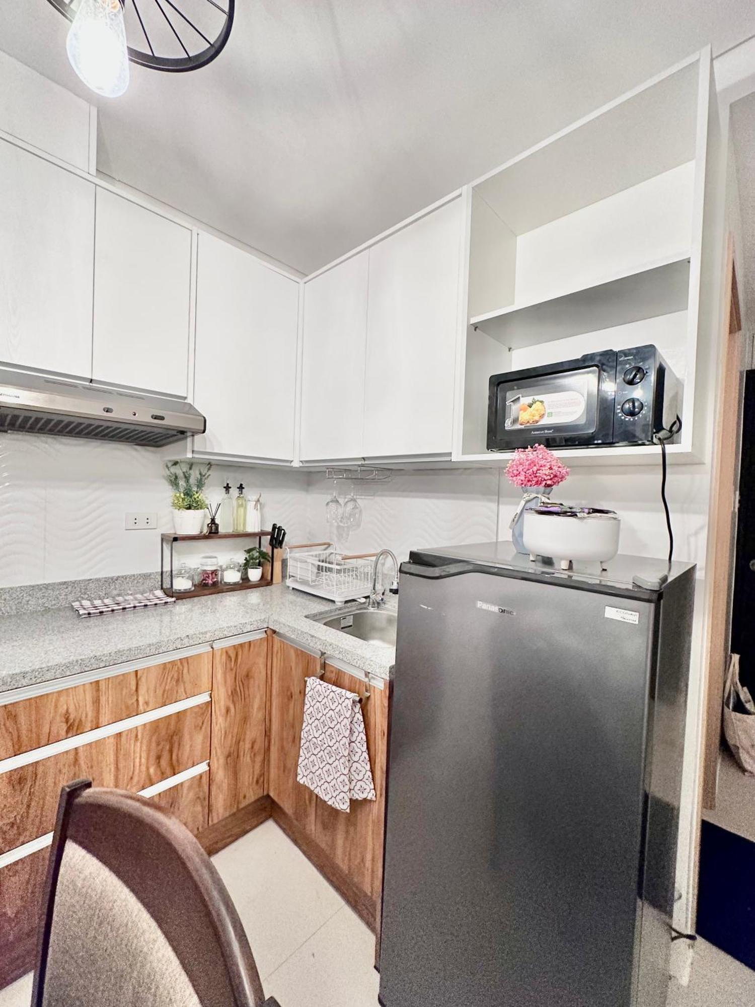 Aesthetic One Bedroom Beside Sm W Pool, Wifi And Netflix Cagayan de Oro Esterno foto