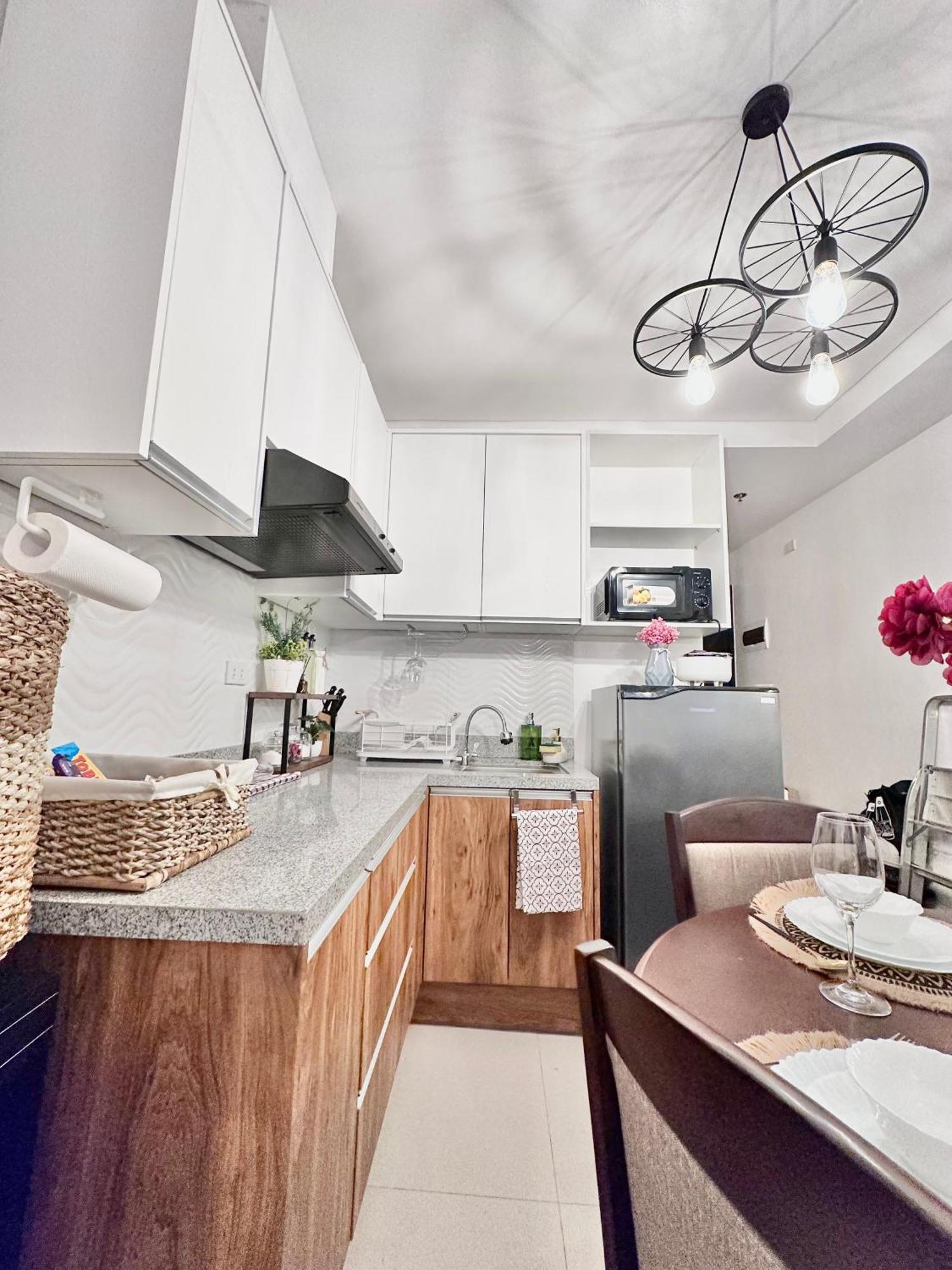 Aesthetic One Bedroom Beside Sm W Pool, Wifi And Netflix Cagayan de Oro Esterno foto