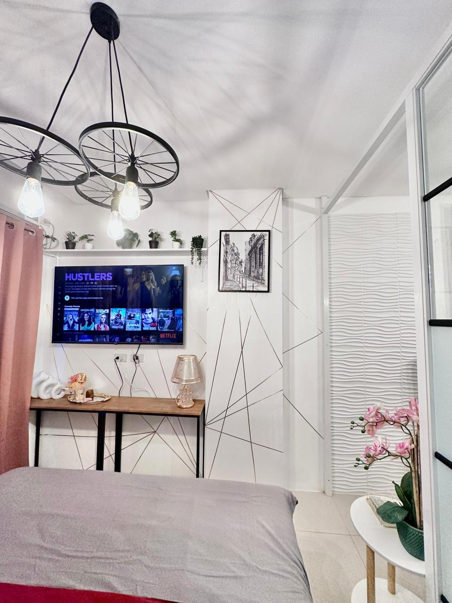 Aesthetic One Bedroom Beside Sm W Pool, Wifi And Netflix Cagayan de Oro Esterno foto