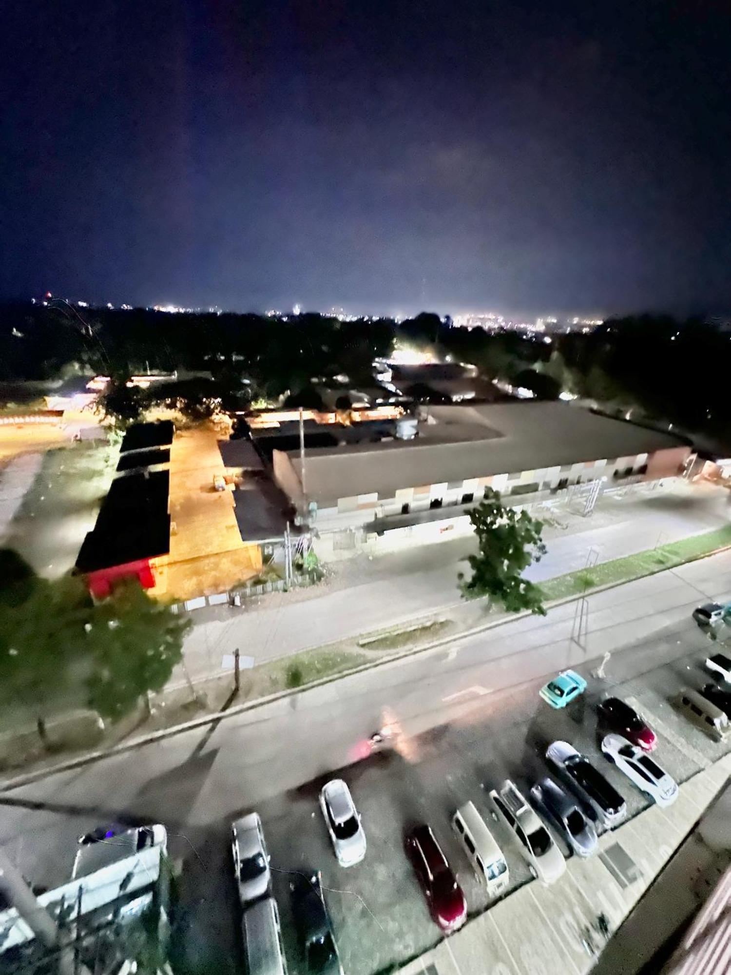 Aesthetic One Bedroom Beside Sm W Pool, Wifi And Netflix Cagayan de Oro Esterno foto