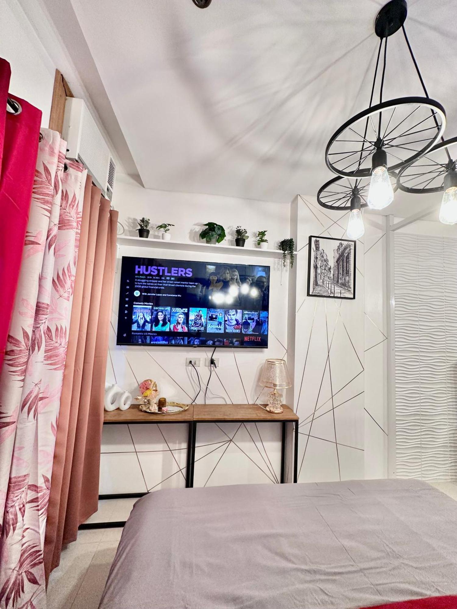Aesthetic One Bedroom Beside Sm W Pool, Wifi And Netflix Cagayan de Oro Esterno foto