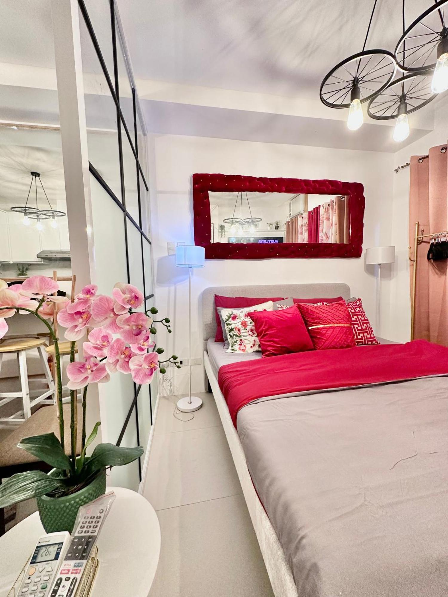 Aesthetic One Bedroom Beside Sm W Pool, Wifi And Netflix Cagayan de Oro Esterno foto
