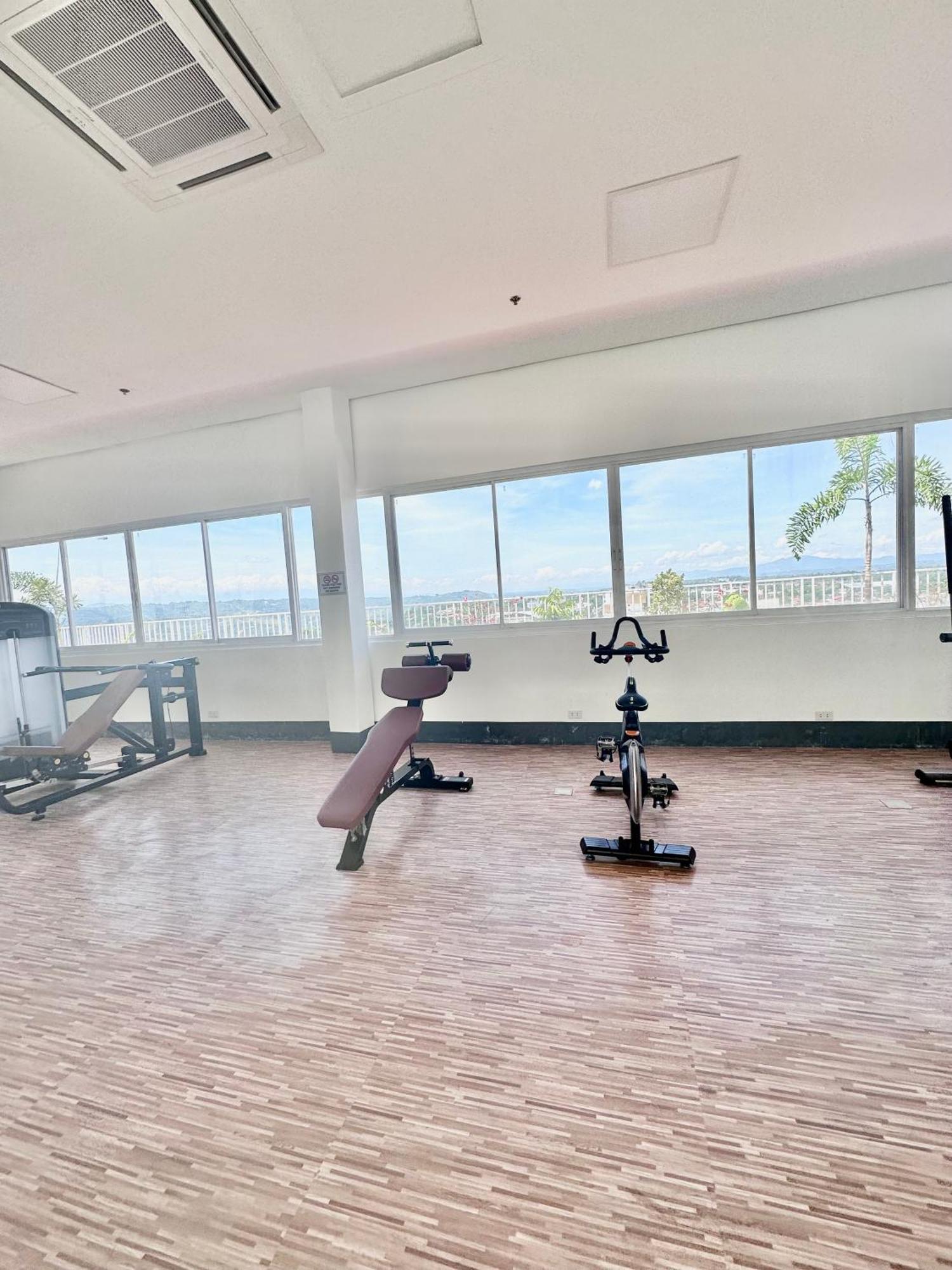 Aesthetic One Bedroom Beside Sm W Pool, Wifi And Netflix Cagayan de Oro Esterno foto