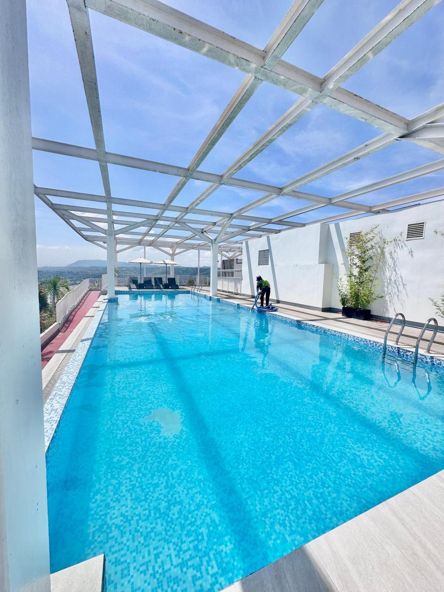 Aesthetic One Bedroom Beside Sm W Pool, Wifi And Netflix Cagayan de Oro Esterno foto