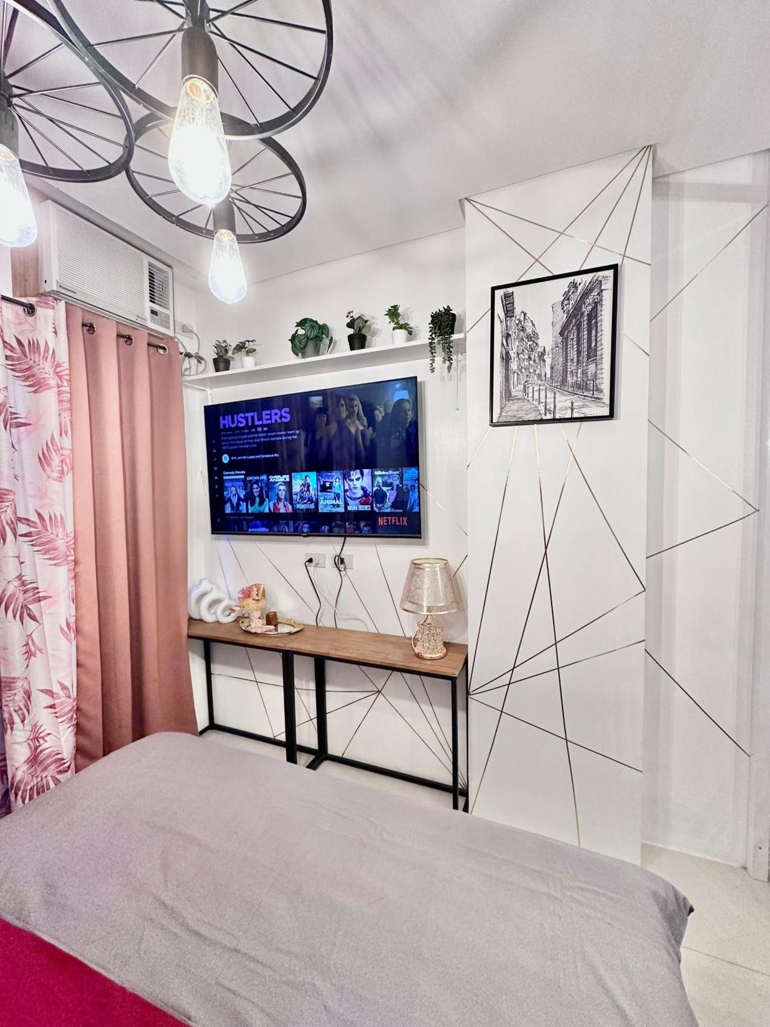 Aesthetic One Bedroom Beside Sm W Pool, Wifi And Netflix Cagayan de Oro Esterno foto